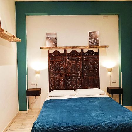 Lanzies Guesthouse โรม ภายนอก รูปภาพ