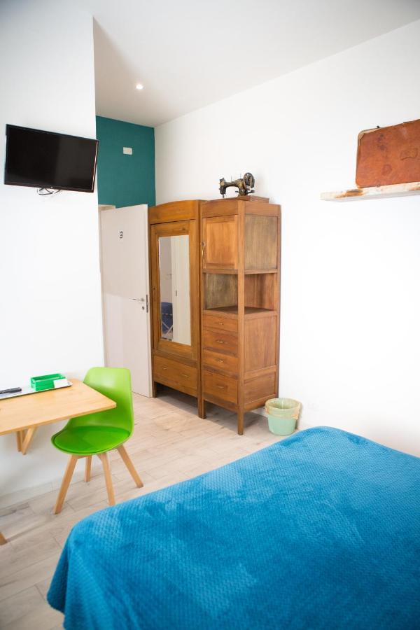 Lanzies Guesthouse โรม ภายนอก รูปภาพ